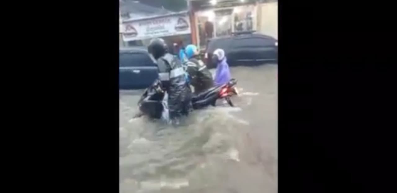 Jember Dikepung Banjir, Drainase Buruk Jadi Sorotan Utama