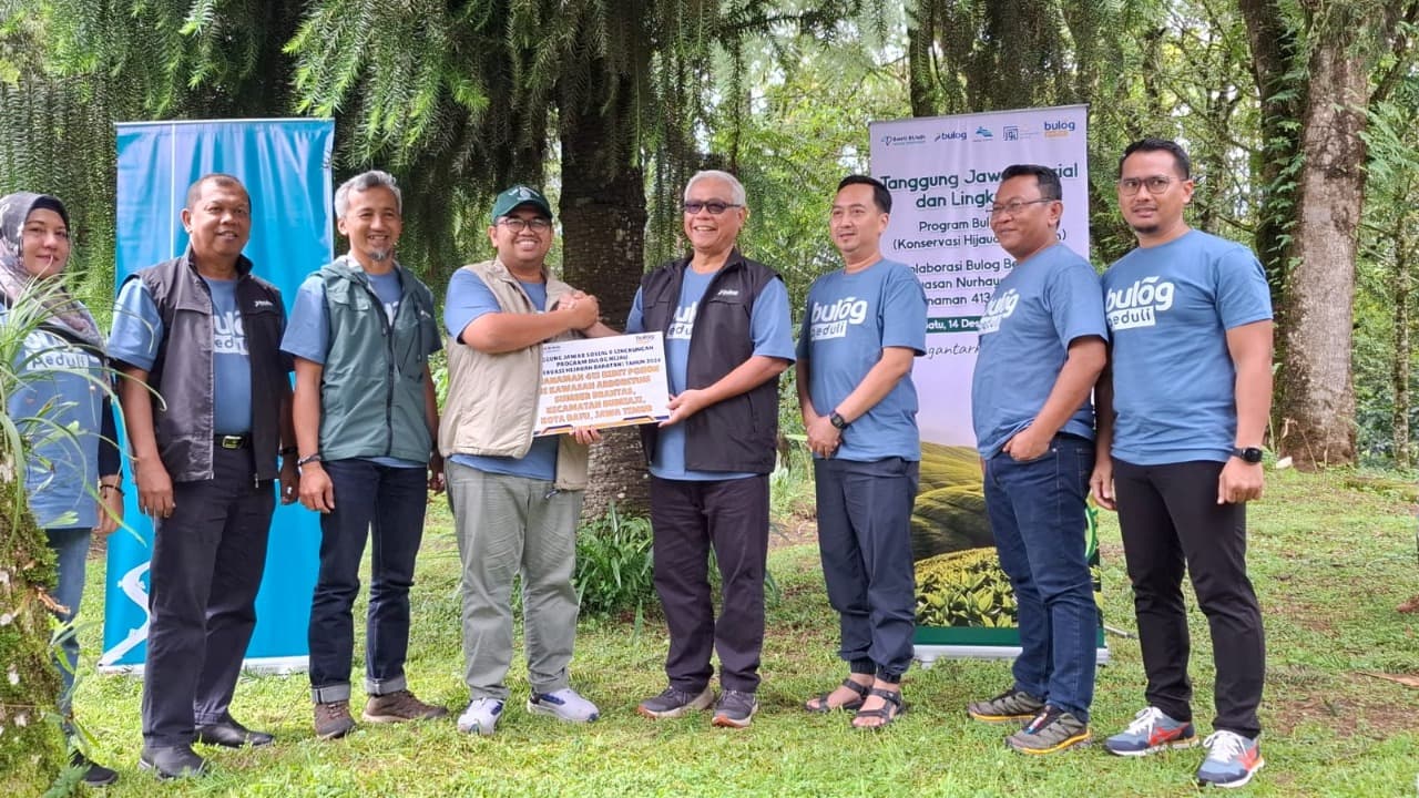 Jaga Tabungan Air, Bulog Tanam Pohon di Hulu Sungai Brantas Kota Batu