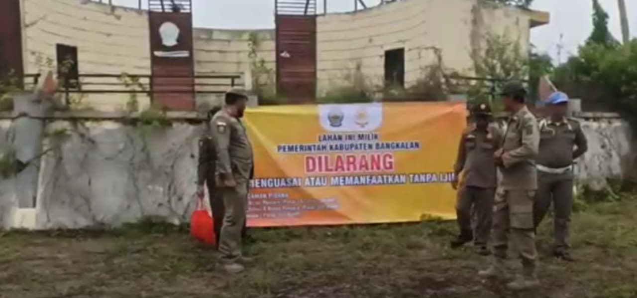 Pemkab Bangkalan Pasang Banner Peringatan untuk Lindungi Aset Daerah