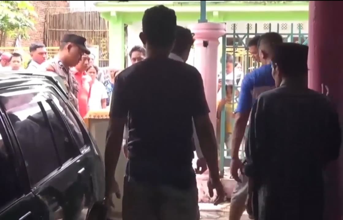 Mengamuk Tidak Jelas Pengamen di Hajar Warga