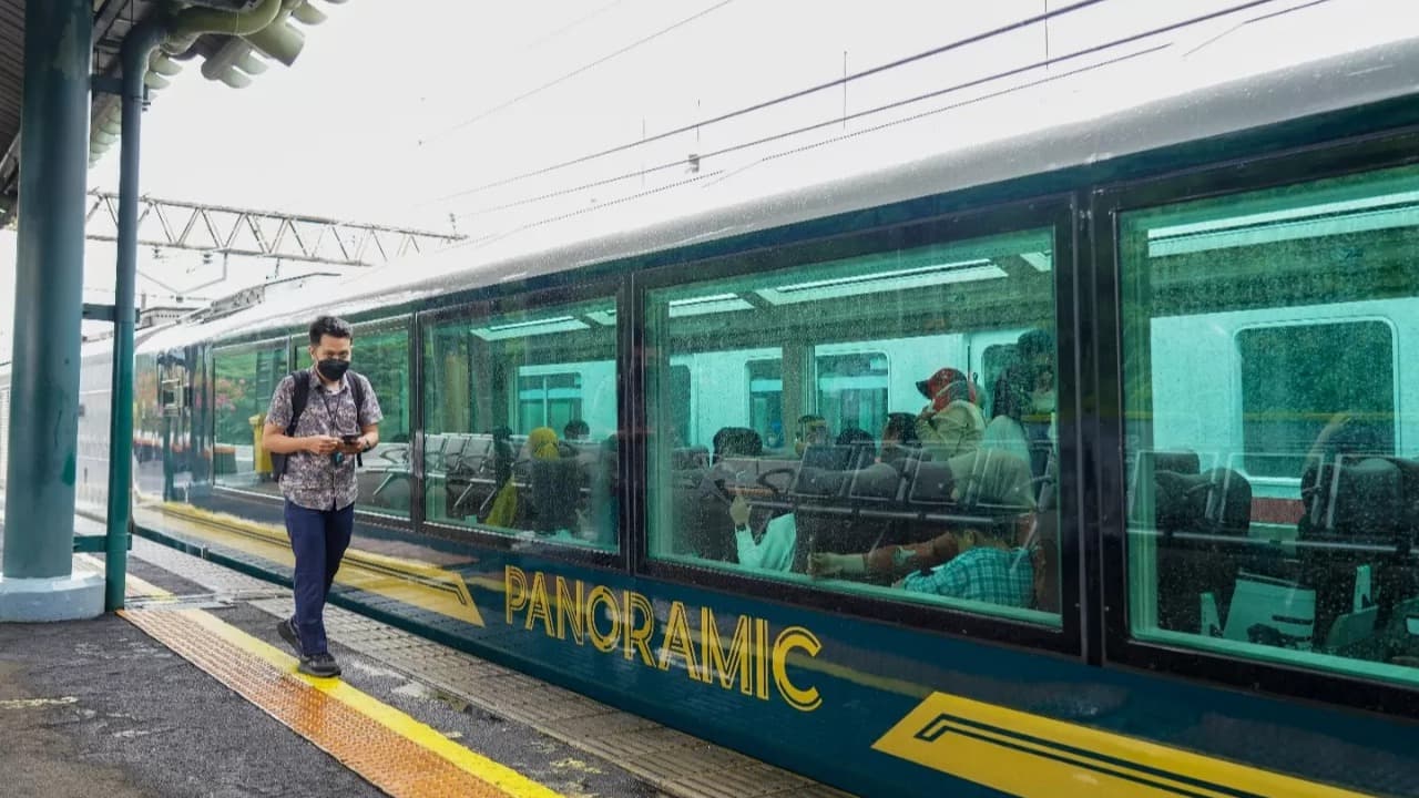 Spesial Nataru 2024: Kereta Panoramic Kini Hadir di Rute Surabaya Pasar Turi-Ketapang