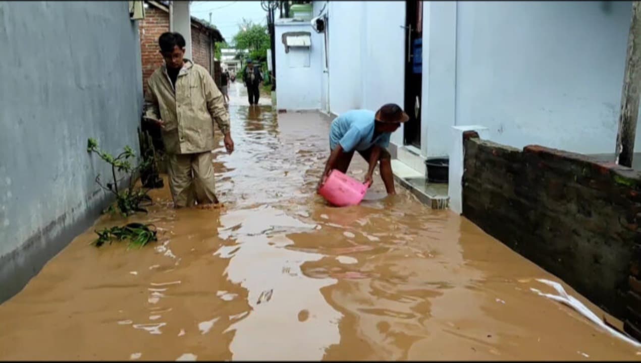 Hujan Deras Sebabkan Sungai Meluap, Puluhan Rumah di Nglaban dan Maron Terendam Banjir