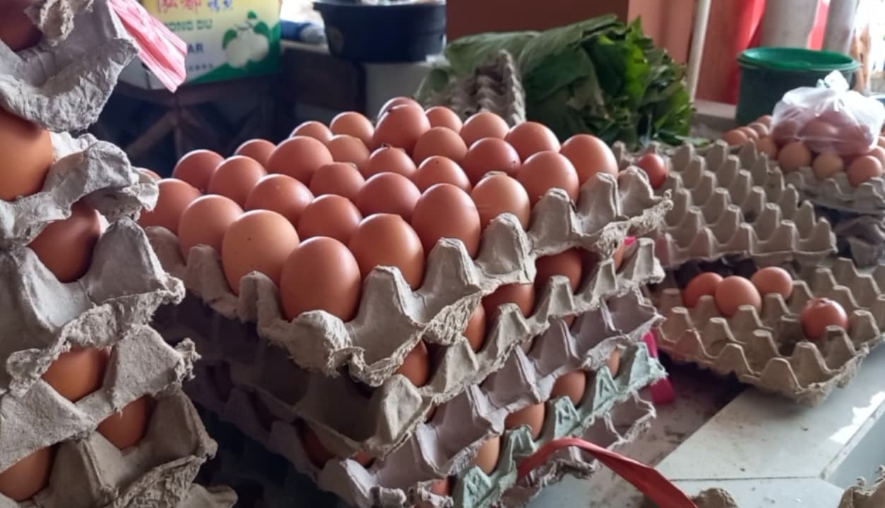 Jelang Tahun Baru, Harga Telur Ayam Naik