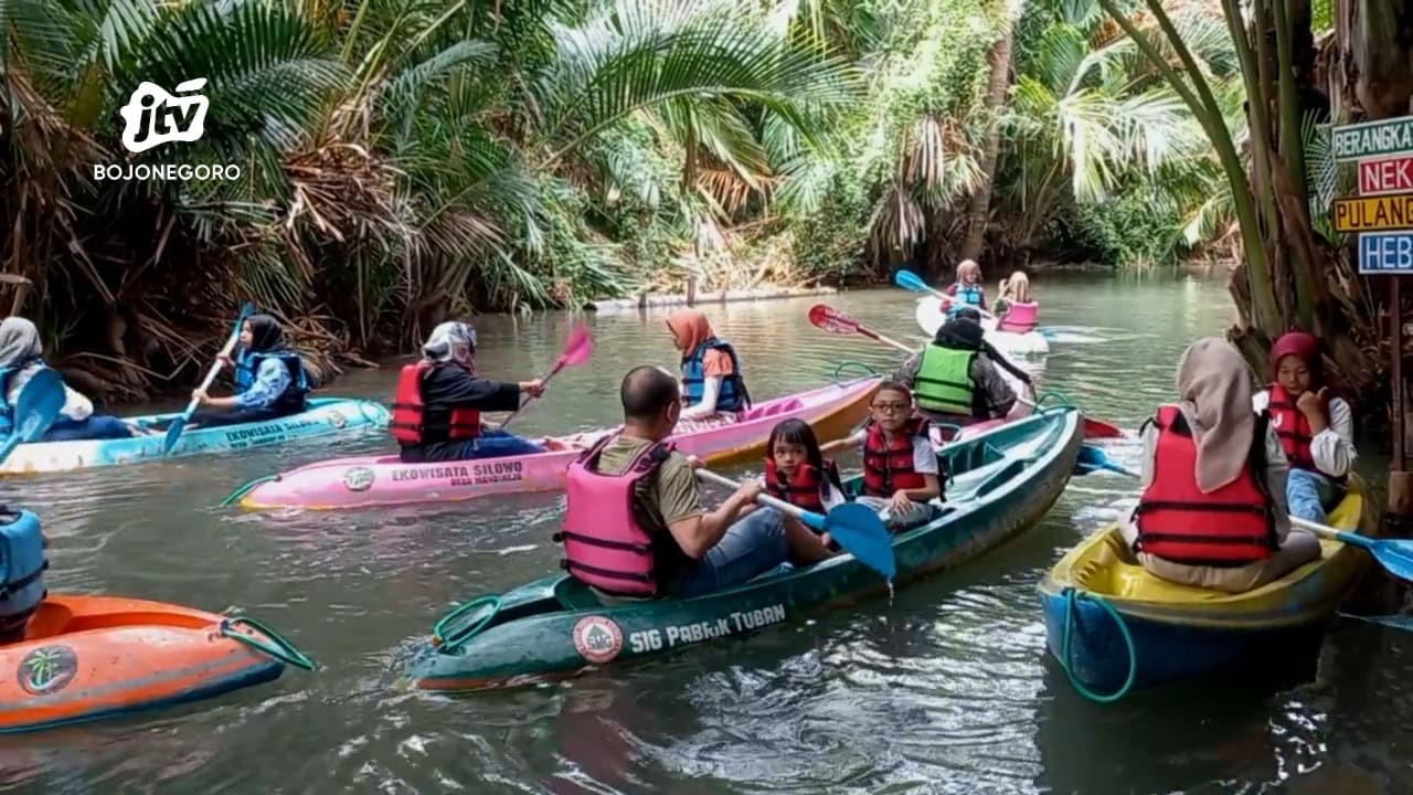 Keseruan Bermain Kano dan Mencicipi Kuliner Sagu di Wisata Silowo