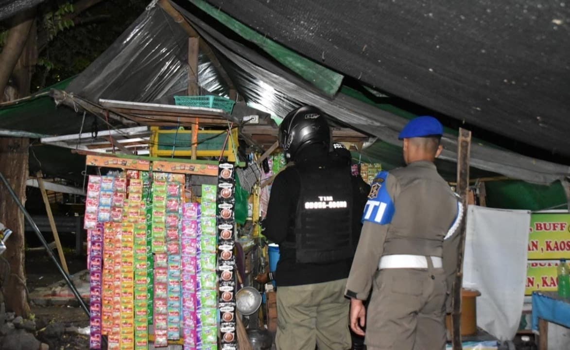 16 Anak Muda Diamankan di Warkop Bawah Jembatan Suramadu