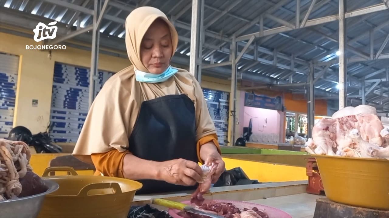 Jelang Tahun Baru, Harga Daging Ayam Naik Rp20.000 Per Kilogram