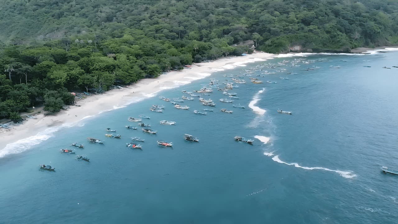 Pesona Pasir Putih Pantai Papuma, Surga Tersembunyi di Jember