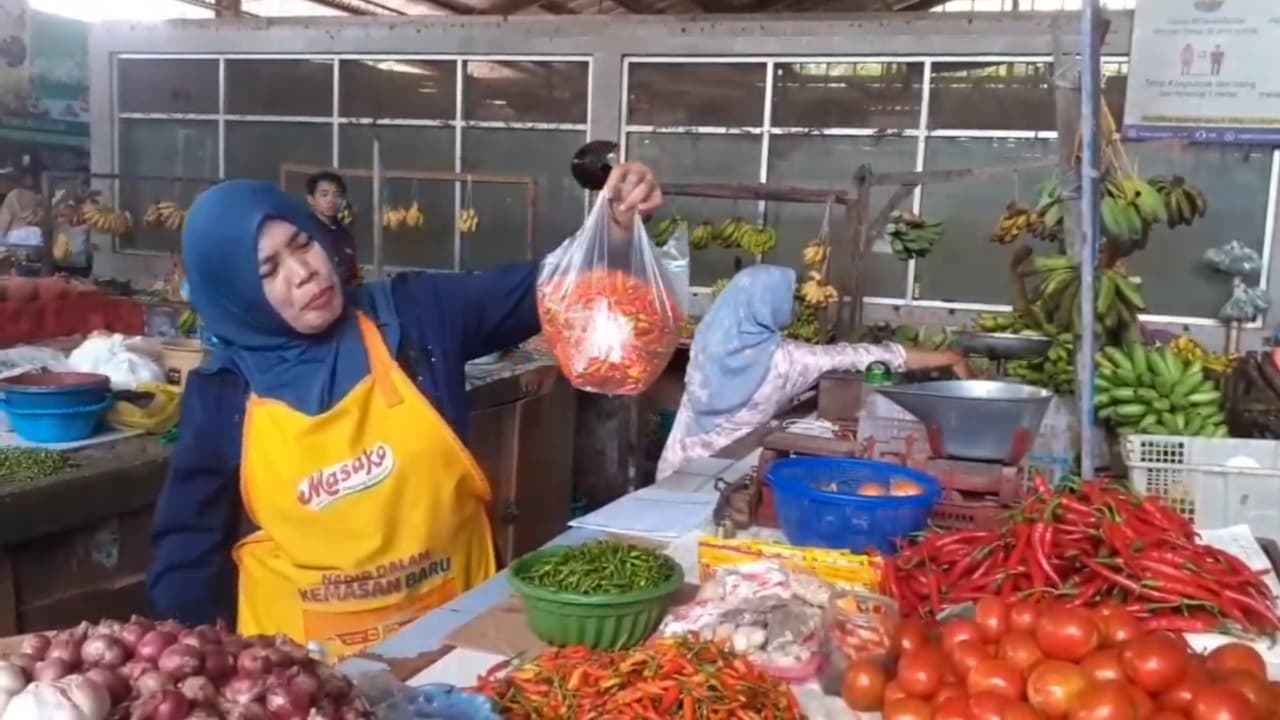 Harga Cabai Melonjak, Cabai Rawit Merah Sentuh Rp 110.000 per Kg