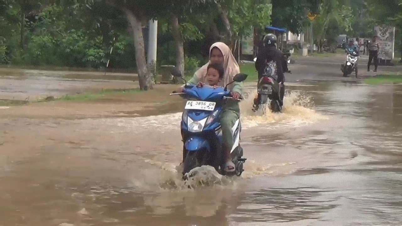 Sungai Bengawan Madiun Meluap, Banjir Rendam Jalan Penghubung Ngawi-Madiun