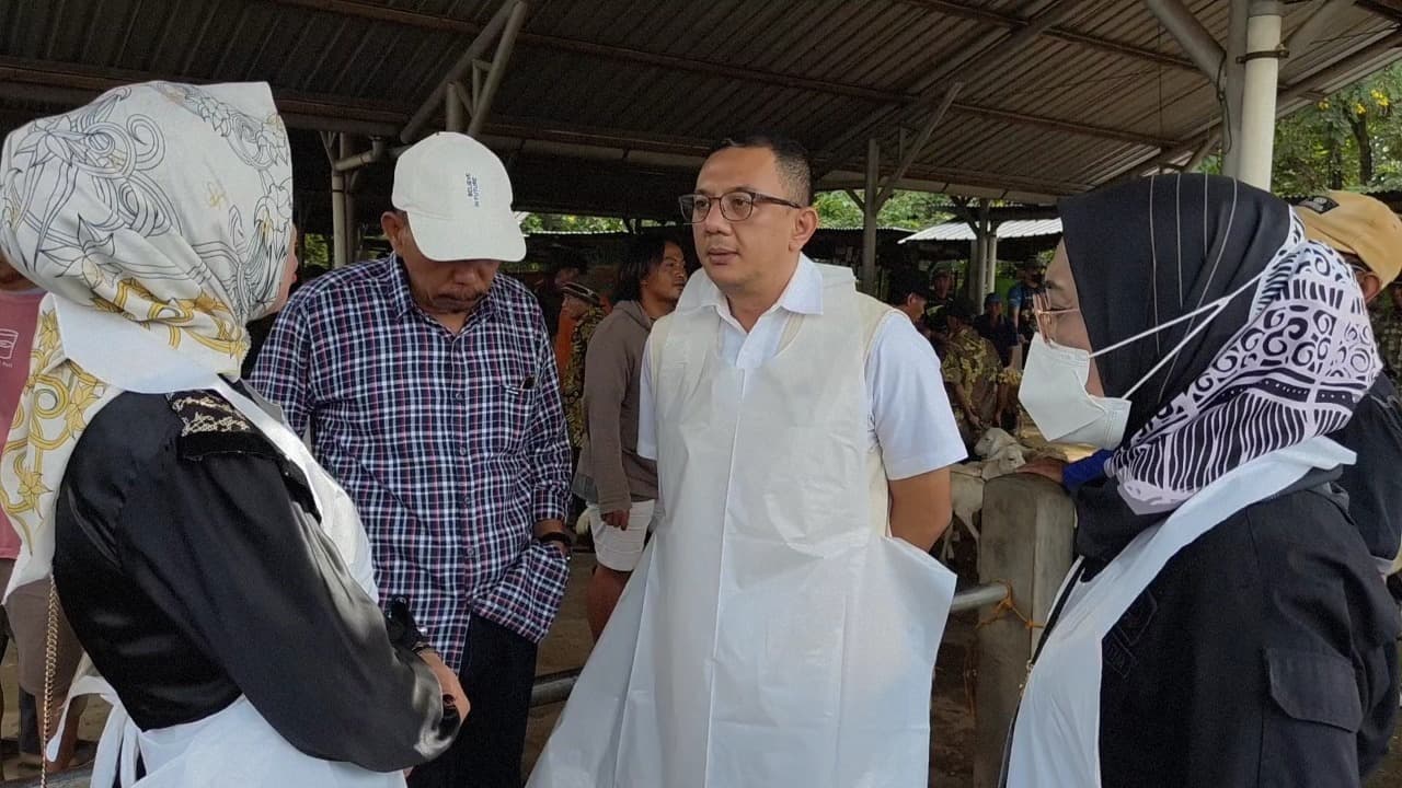 Sidak Pasar, Wakil Ketua DPRD Jatim : Wabah PMK Lebih Ganas