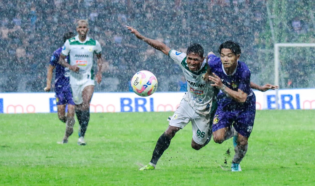 Hujan Jadi Penyebab Persik Kesulitan Hadapi PSS Sleman