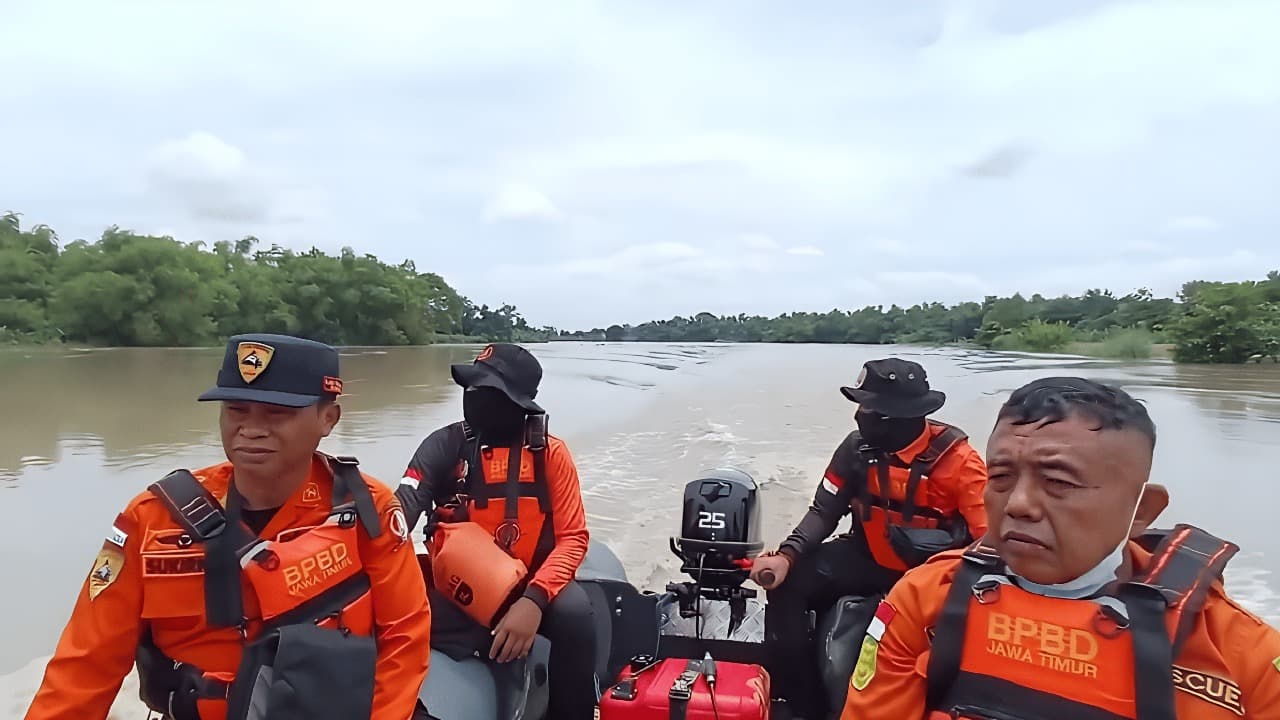 Pencarian Korban Hanyut di Sungai Bengawan Solo Diperluas hingga Babat Lamongan