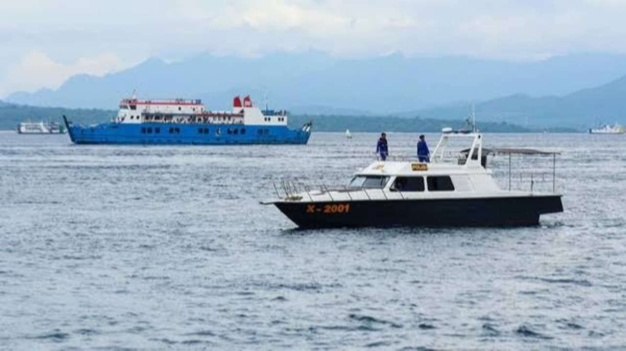 Selama Libur Panjang, Ditpolairud Polda Jatim Kerahkan Dua Kapal Patroli Amankan Selat Bali