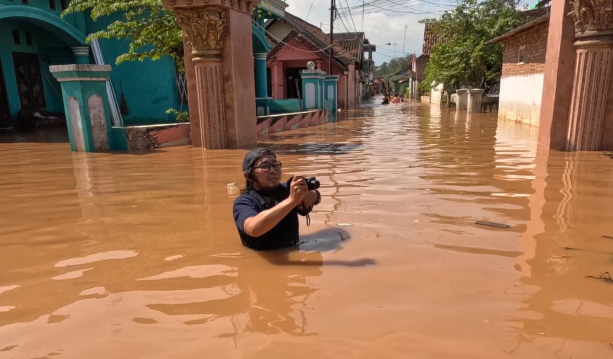 Banjir Rendam Pasuruan Belum Surut, Aktivitas Warga Terganggu