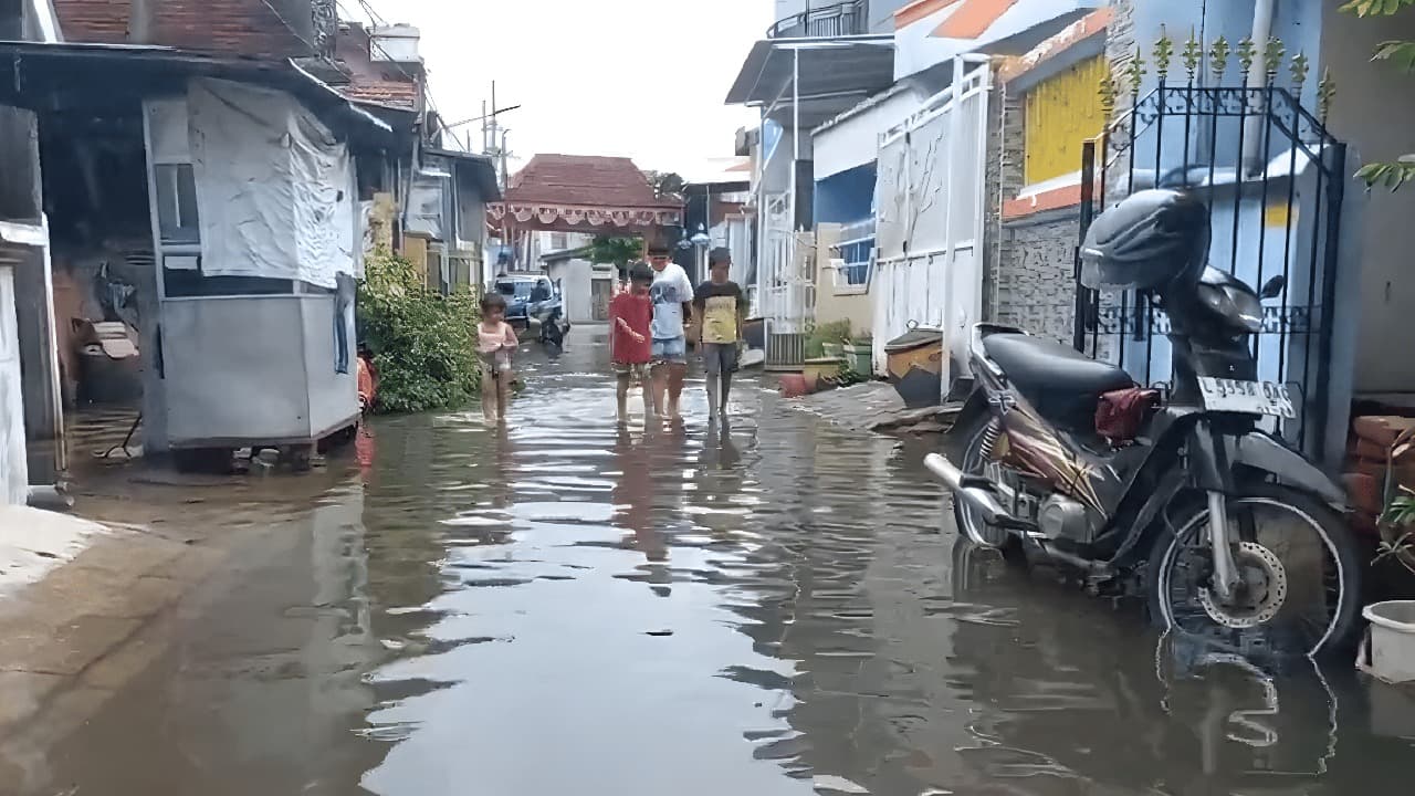 Langganan Banjir, Warga Asemrowo Desak Pemkot Bangun Bozem