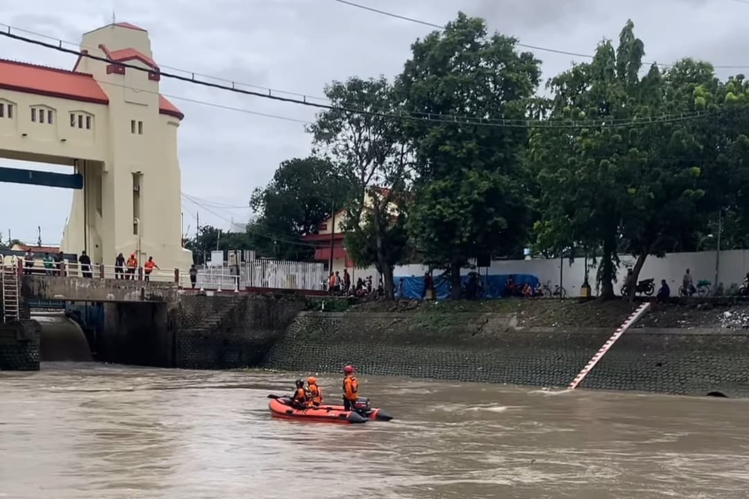 Pria Tenggelam di Rolak Jagir Wonokromo Gegerkan Warga Surabaya