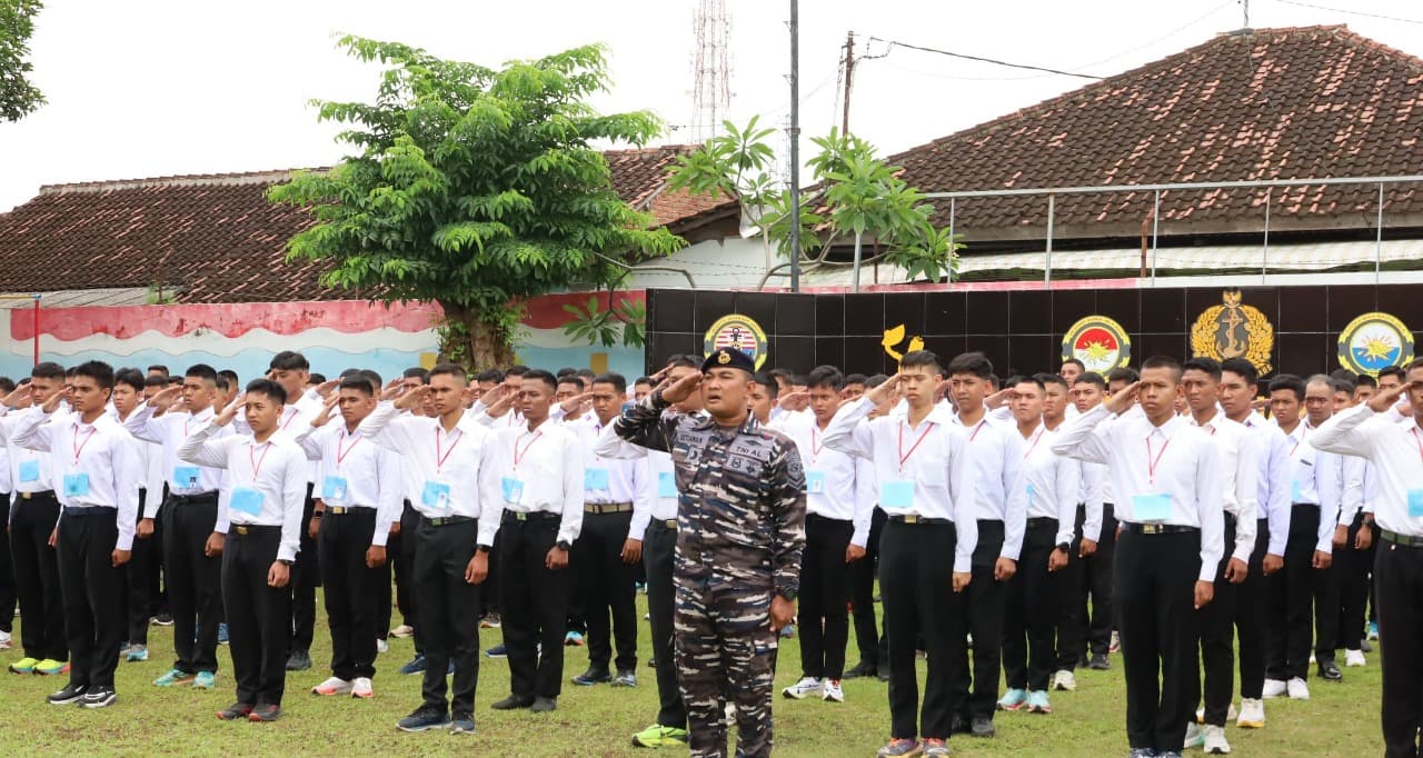 Lanal Banyuwangi Laksanakan Penandatanganan Pakta Integritas Panitia Seleksi Calon Tamtama