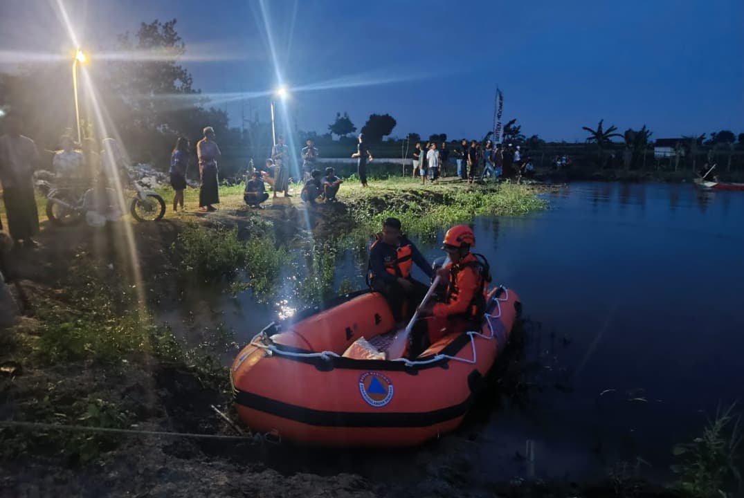 Perahu Kayu Terbalik, 2 Remaja Tewas Tenggelam di Waduk Cerme Gresik