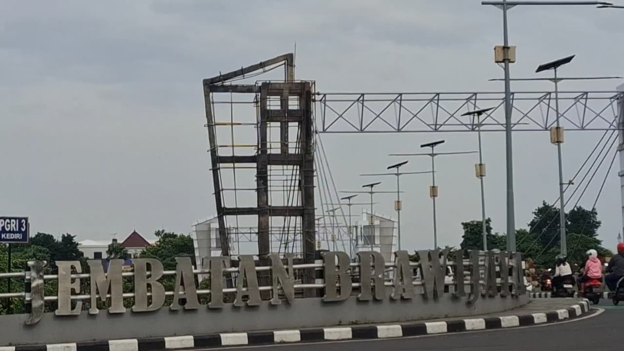 Terbakar Tahun Lalu, Tiang Penyangga Jembatan Brawijaya yang Terbakar Belum Diperbaiki