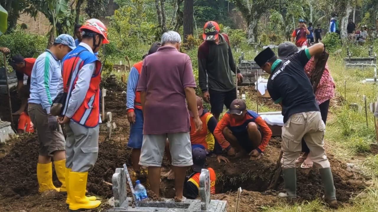 Ratusan Makam Dibongkar Terdampak Proyek Bendungan Bagong Trenggalek