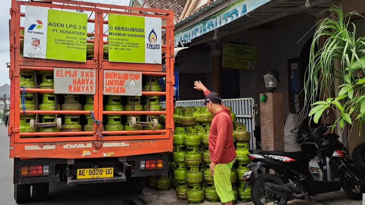 Warga Keberatan Pengecer Di Larang  Berjualan Gas Melon