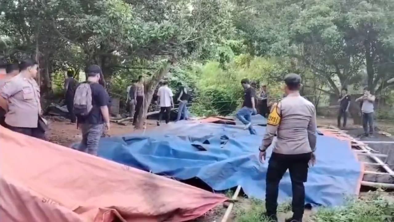 Polisi Grebek Arena Judi Sabung Ayam di Modung dan Labang Bangkalan