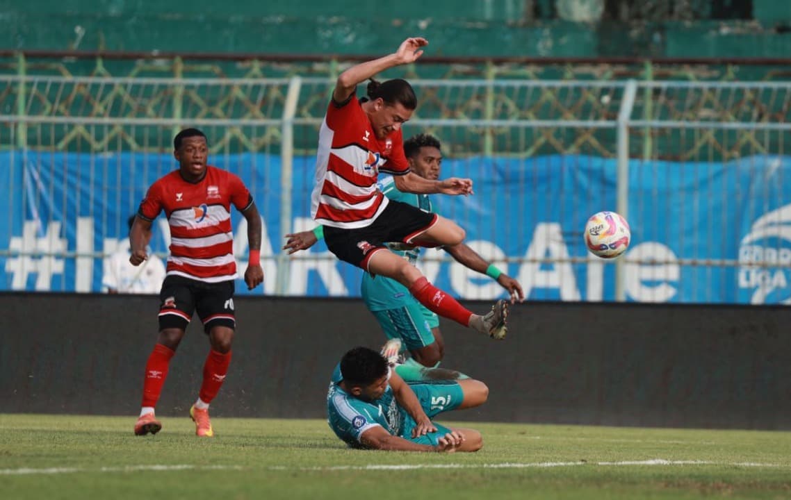 Madura United vs PSBS Biak Berakhir Imbang Tanpa Gol