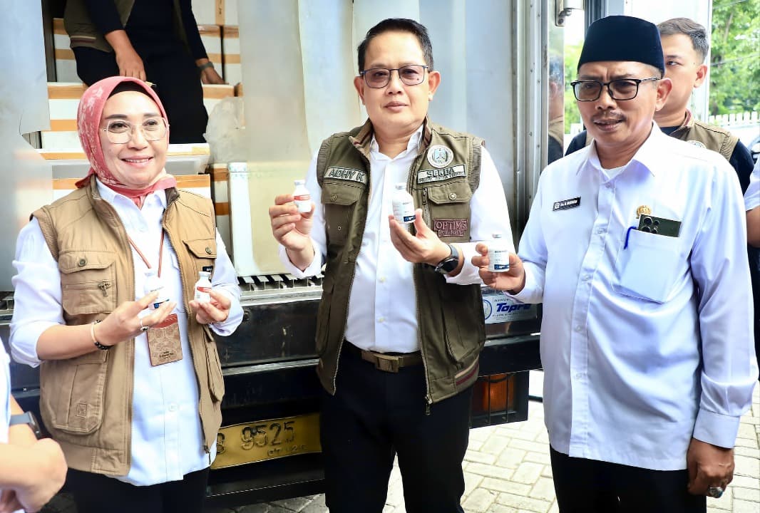 Pemprov Jatim Distribusikan 870.000 Dosis Vaksin PMK Ke 38 Kab/Kota