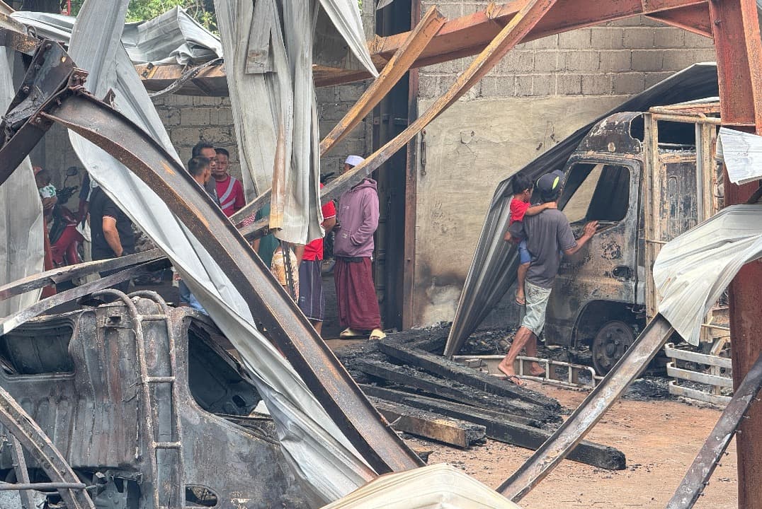 Gudang Kapuk di Pasuruan Ludes Terbakar, Kerugian Capai Rp 3 Miliar