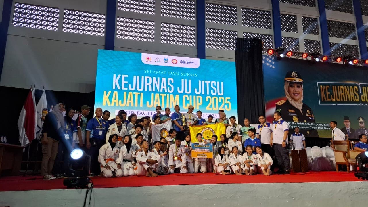 Jawa Timur Sabet Juara Umum di Kejurnas Ju-Jitsu Piala Kajati Jatim