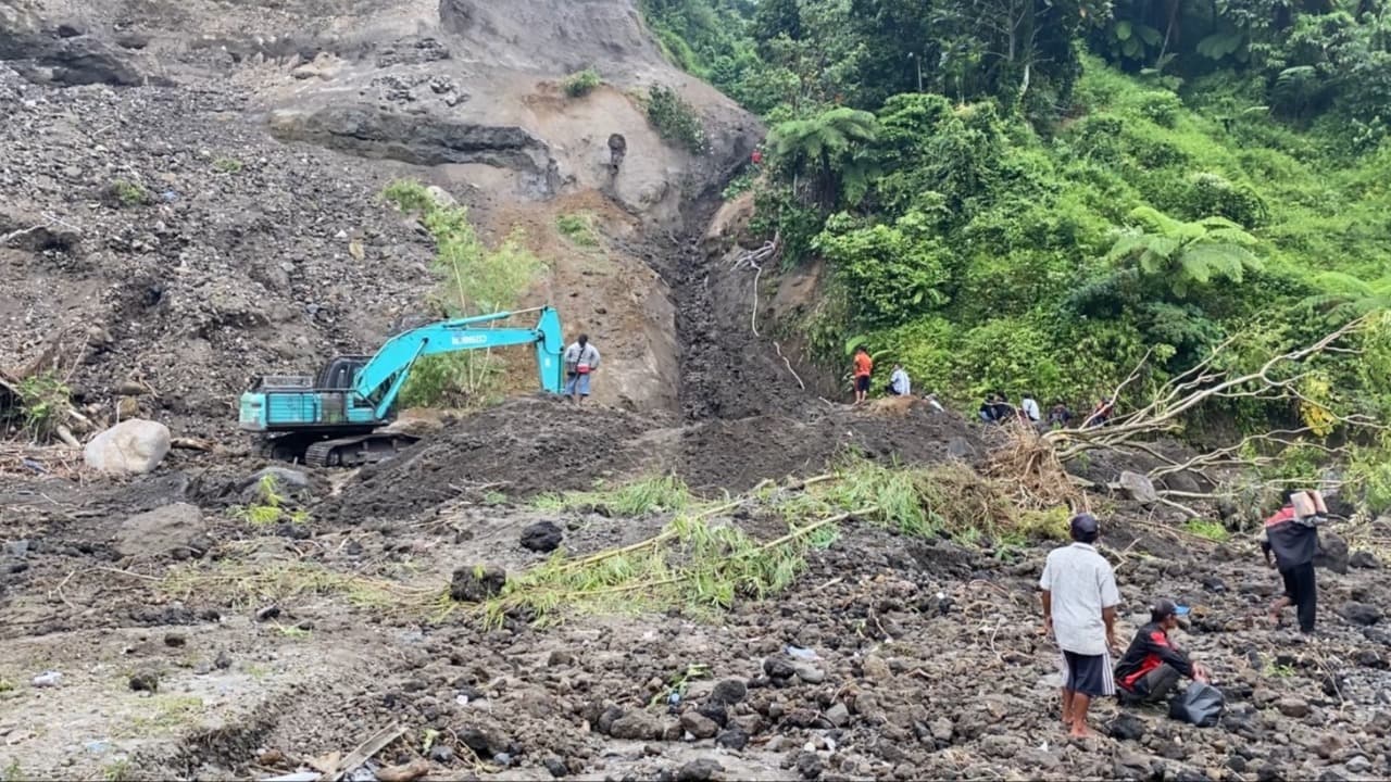 Penambang Pasir di Blitar Hilang Tertimbun Longsoran Pasir