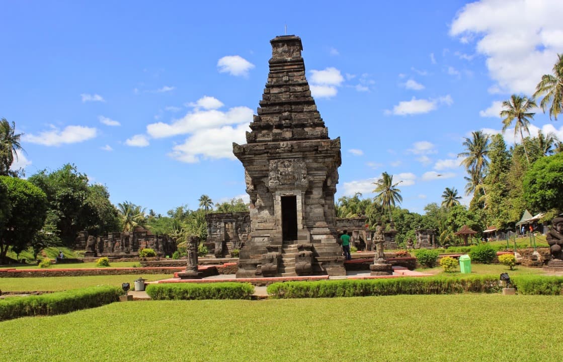 5 Destinasi Wisata Sejarah di Jawa Timur, Ada Candi hingga Museum!