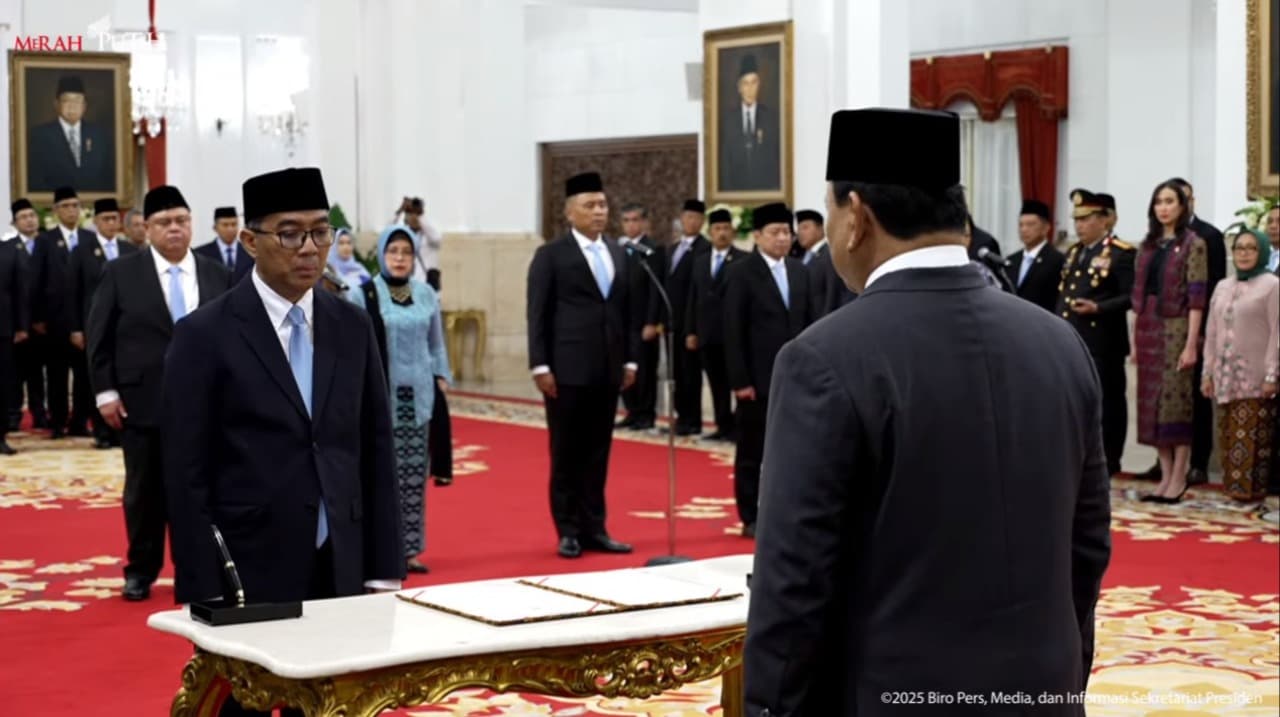 Reshuffle Kabinet Pertama, Presiden Prabowo Lantik Brian Yuliarto sebagai Mendikti Saintek