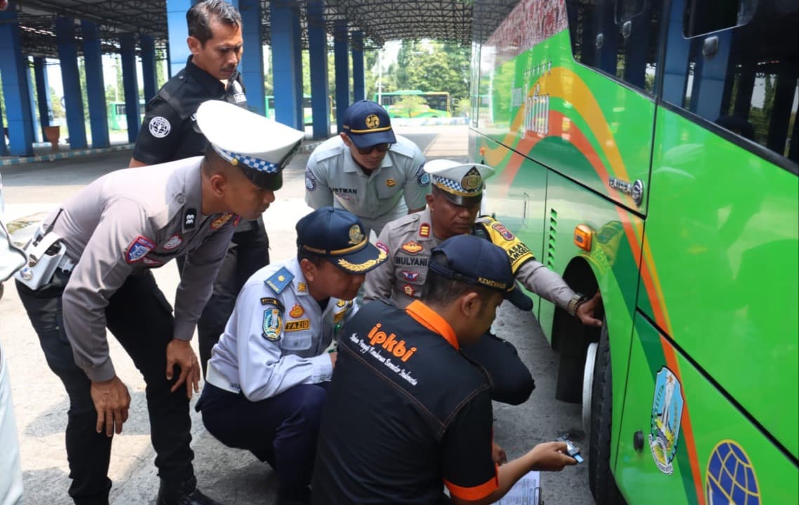 Jelang Puasa, Satlantas Polres Mojokerto Gelar Ramp Check Bus di Terminal Kertajaya