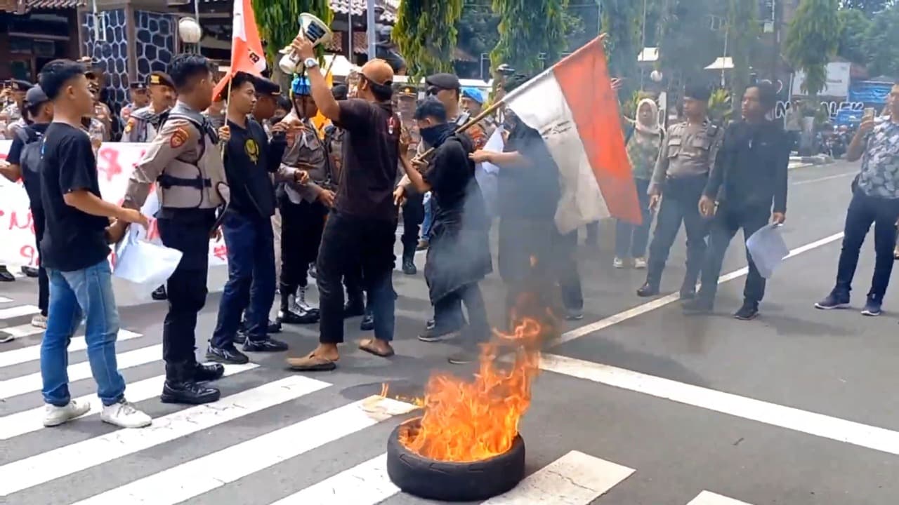 Tolak Program MBG, Mahasiswa Trenggalek Gelar Aksi Inginkan Pendidikan Gratis