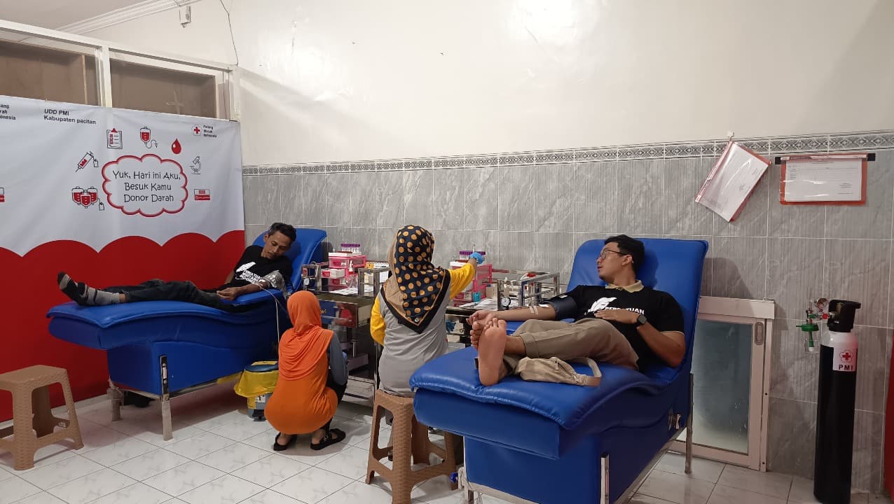 Wujud Kepedulian Jurnalis, PWI Pacitan Donor Darah di HPN ke-79