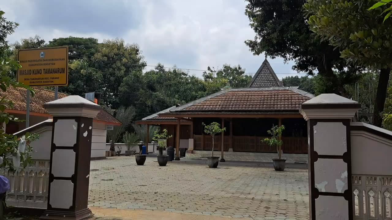 Masjid Kuno Taman Arum: Jejak Sejarah Islam di Ujung Timur Gunung Lawu