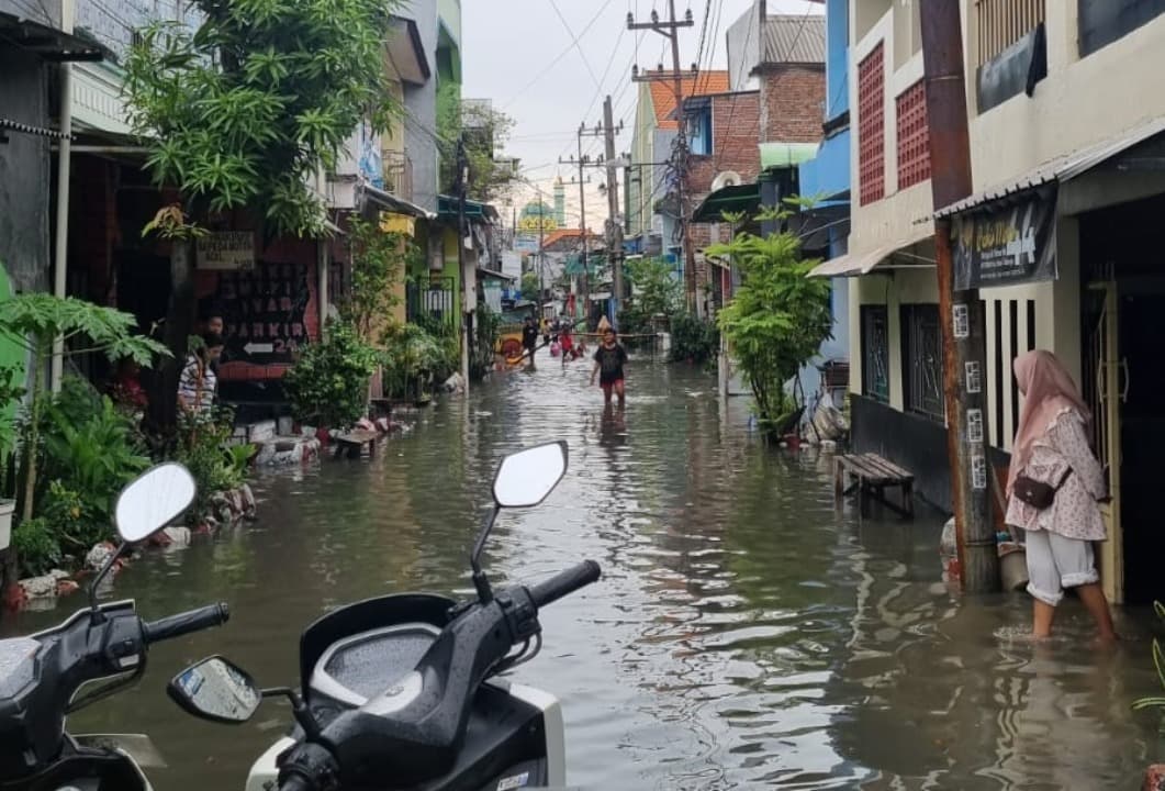 Banjir Rendam Perkampungan Bungurasih Sidoarjo, Ganggu Aktivitas Warga