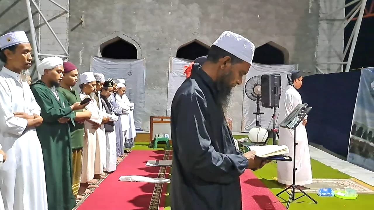 Taraweh Terlama 8 Jam: Tradisi Unik di Ponpes Al Fatah Temboro