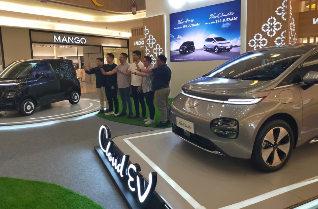 Dua Mobil Listrik Baru Wuling Ramaikan Pasar EV di Jawa Timur