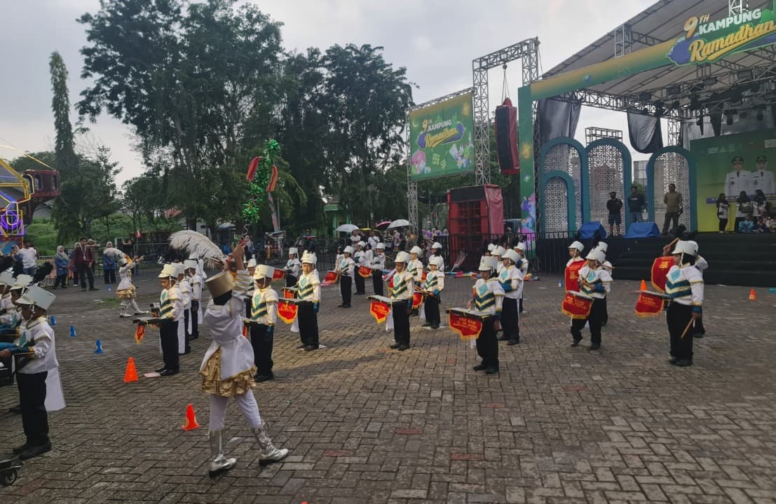 Lomba Drumband Meriahkan Kampung Ramadhan JTV di Sidoarjo