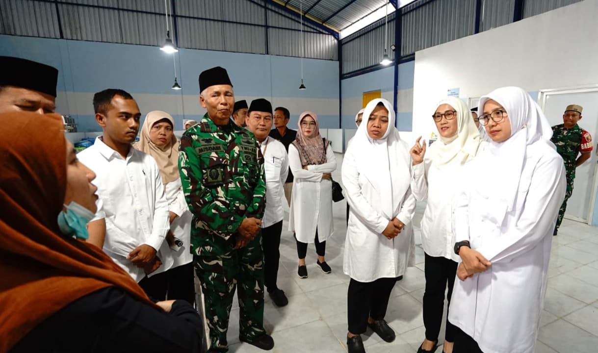 Bupati Banyuwangi Ipuk Tinjau Dapur Makan Bergizi Gratis, Pastikan Standar Terjaga