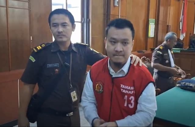 Ivan Sugiamto yang Paksa Siswa Gonggong Divonis 9 Bulan Penjara