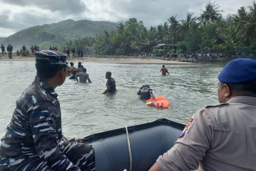 Tiga Wisatawan Asal Ponorogo Tewas Tenggelam di Muara Pantai Soge Pacitan