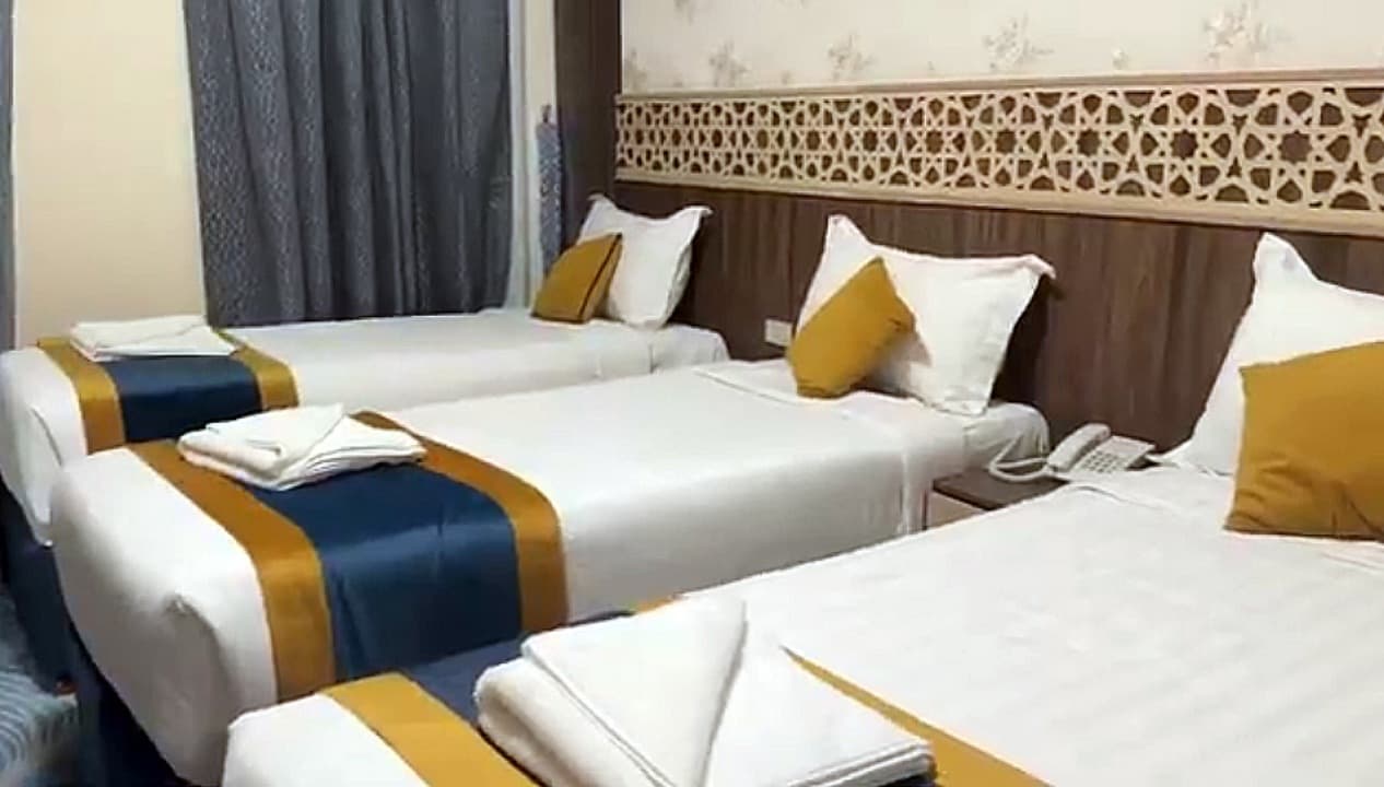 Kamar Hotel di Madinah Siap Dihuni, Lengkap, Bersih, dan Dekat Masjid Nabawi