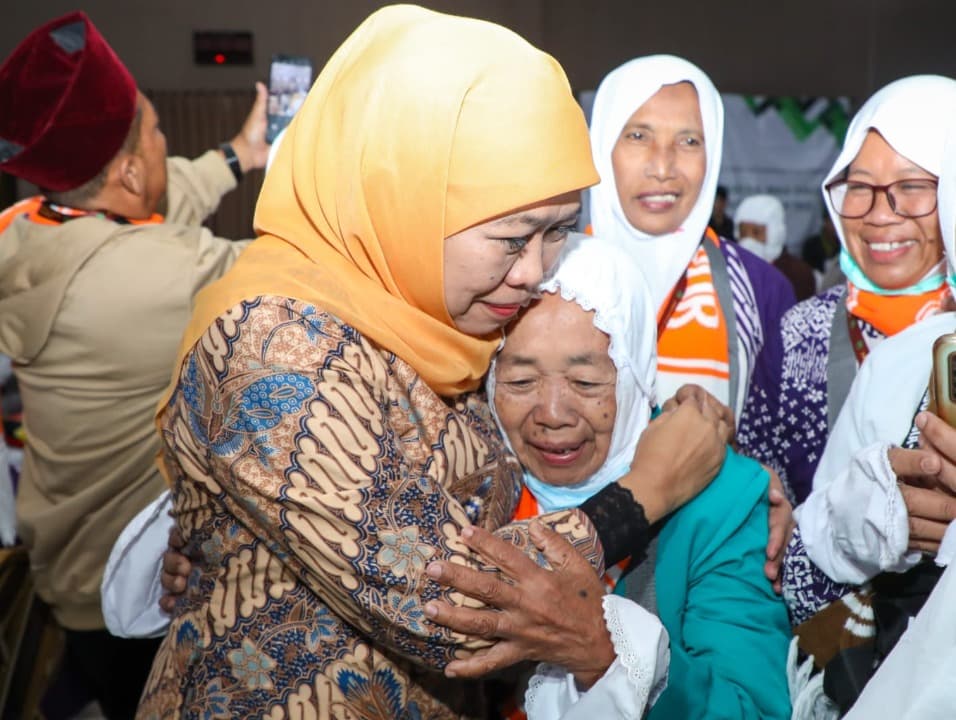 Lepas Kloter Pertama, Gubernur Khofifah Titip Doa untuk Jawa Timur