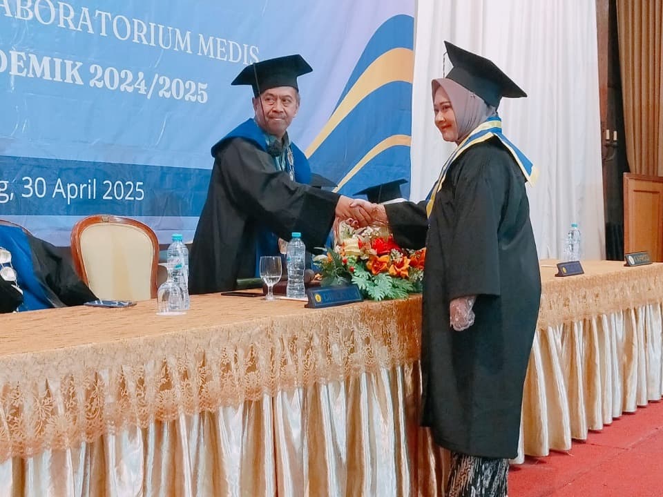 Lulusan AAKMAL Sebanyak 86,9% Sudah Bekerja di Rumah Sakit & Laboratorium.