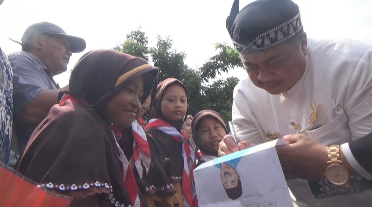 Kado Hardiknas, Pemkab Jombang Akan Rehabilitasi 133 Gedung Sekolah