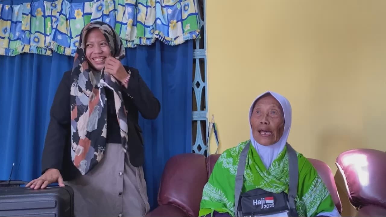 Puluhan Tahun Menabung, Mbah Marsikem Akhirnya Berangkat Haji sebagai Calon Jemaah Tertua dari Kota Blitar