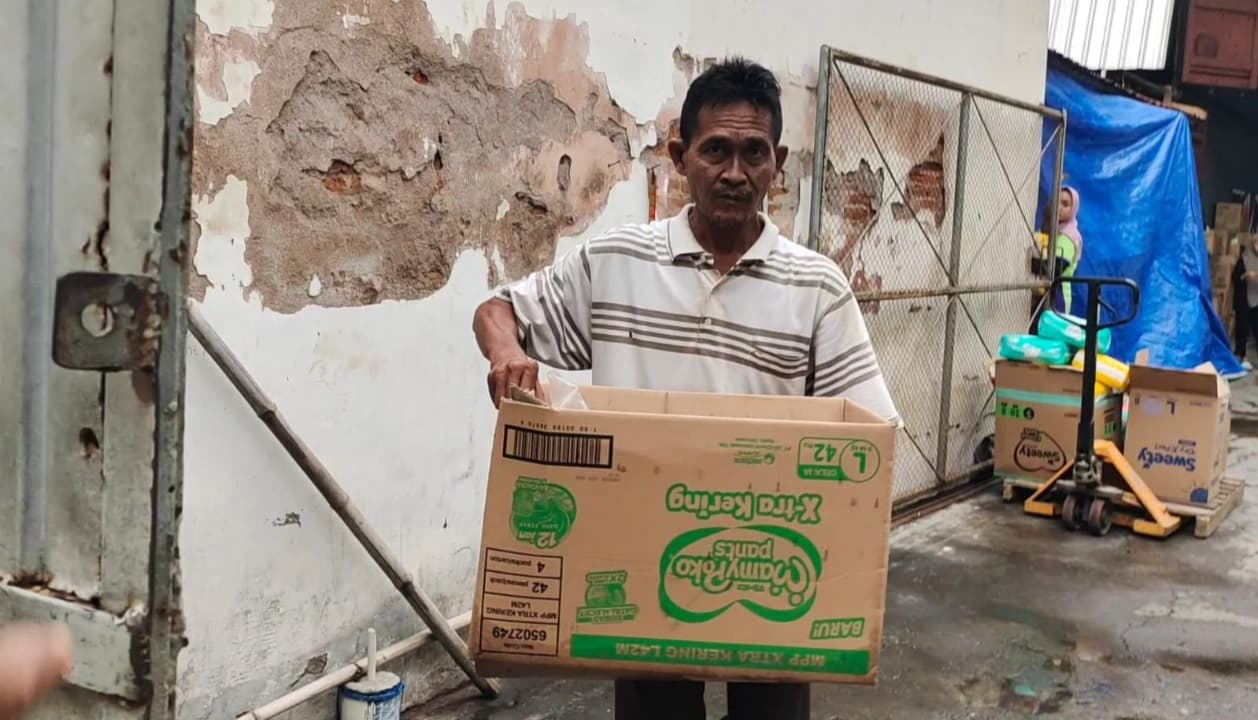 Tukang Sampah Naik Haji: Perjalanan Bejo Menuju Baitullah